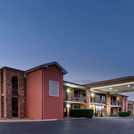 Days Inn By Wyndham New Market Exterior photo
