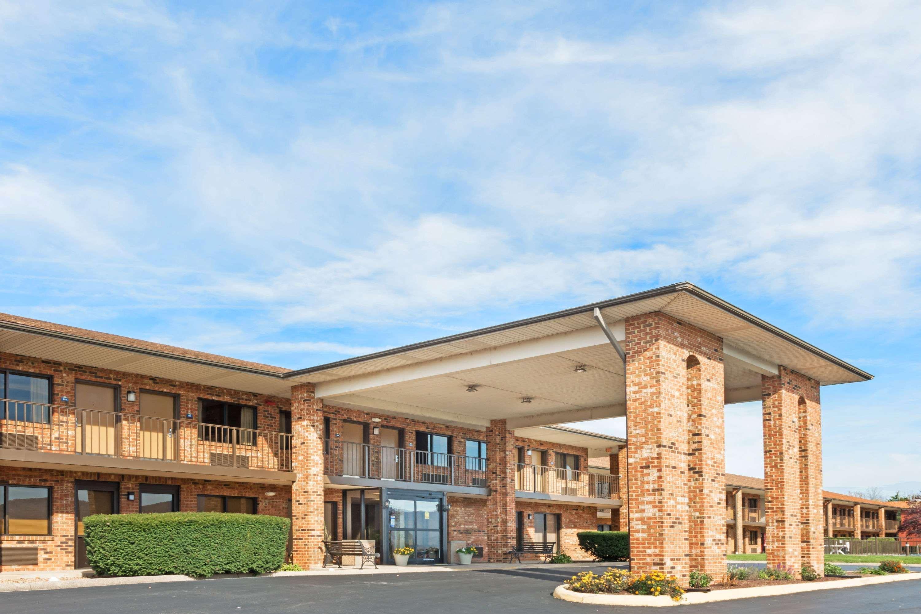 Days Inn By Wyndham New Market Exterior photo