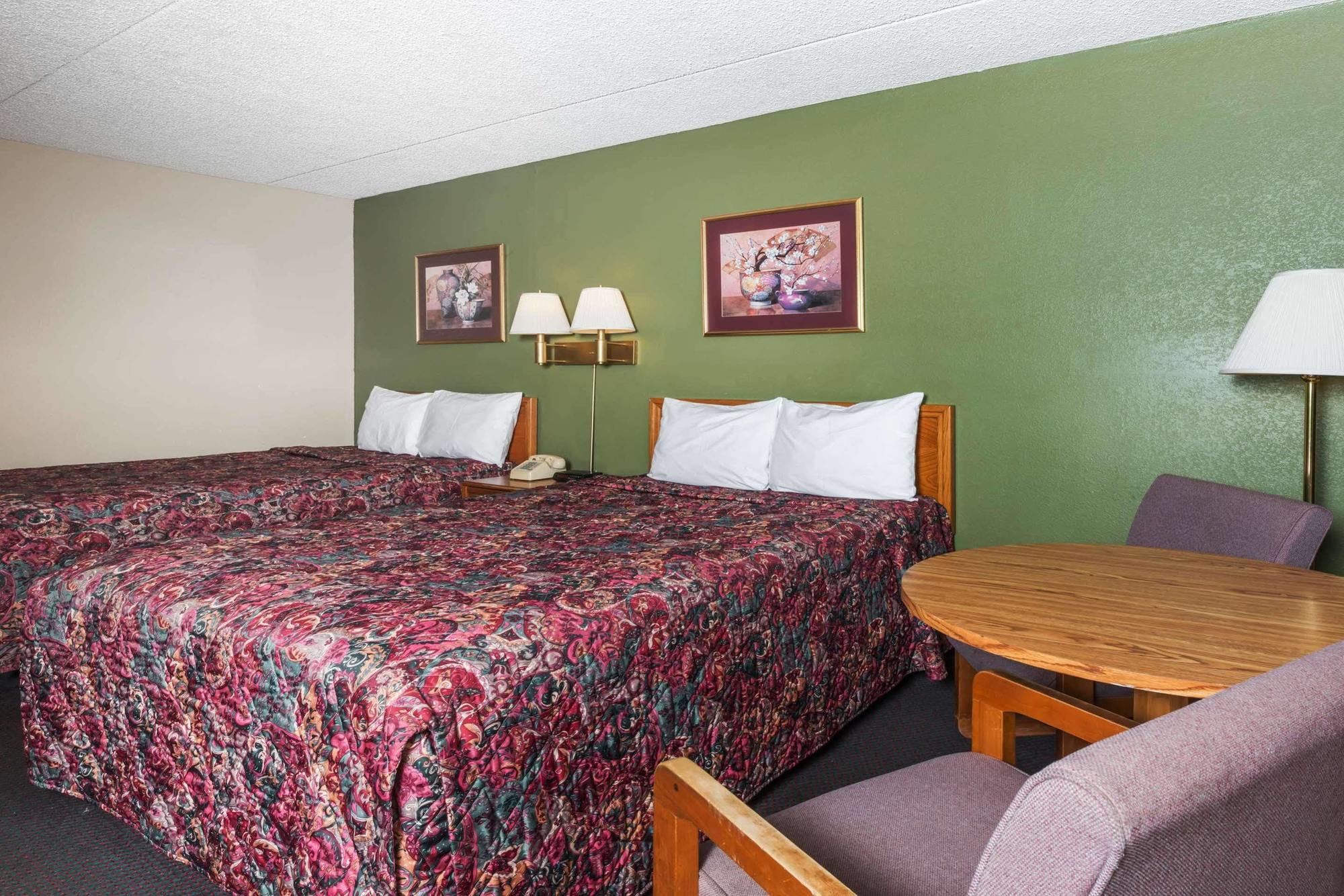 Days Inn By Wyndham New Market Exterior photo