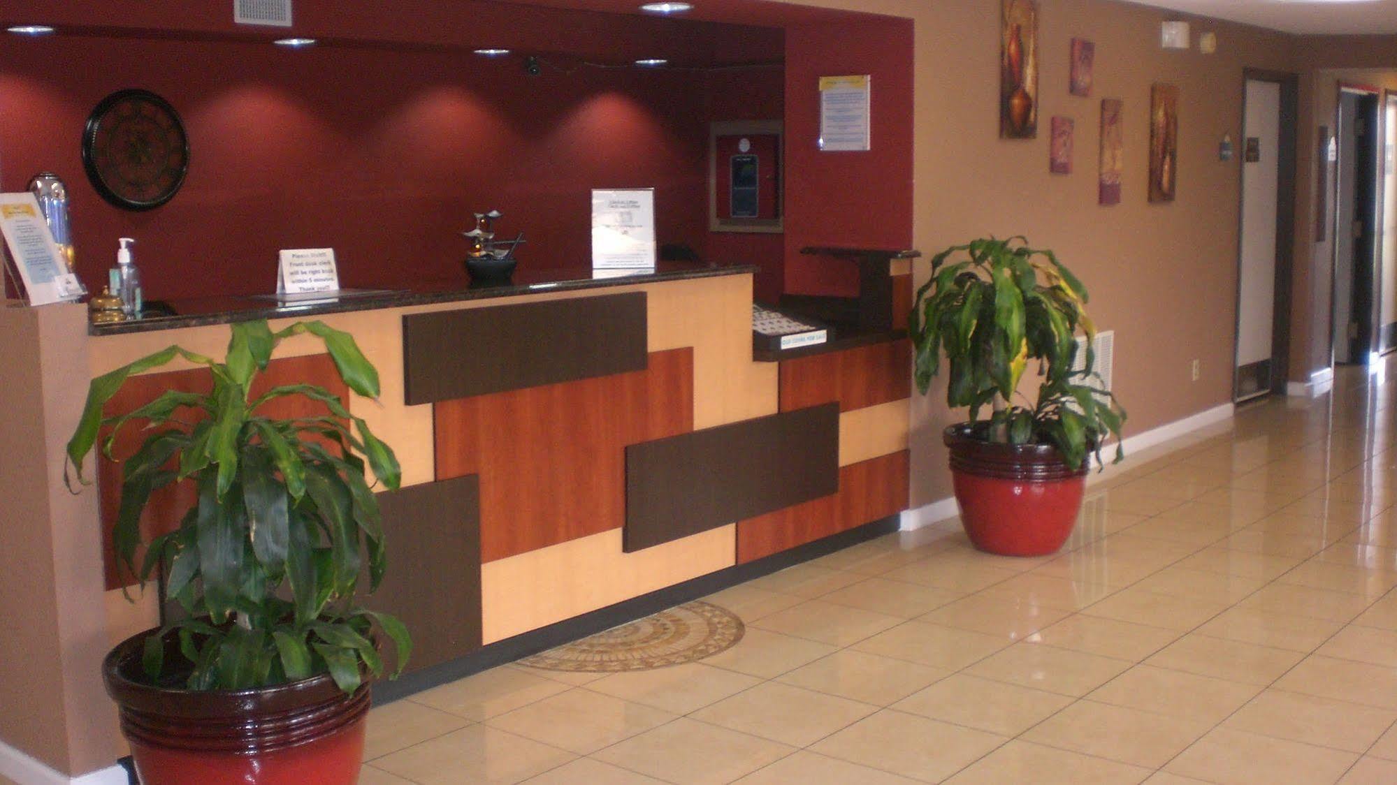 Days Inn By Wyndham New Market Exterior photo