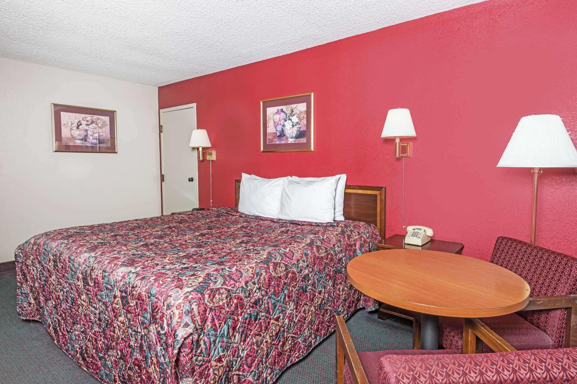 Days Inn By Wyndham New Market Exterior photo
