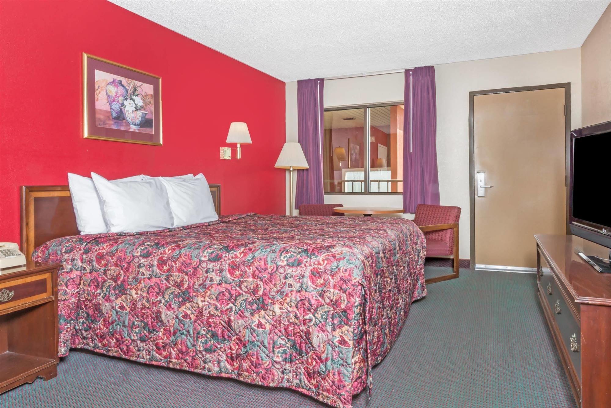 Days Inn By Wyndham New Market Exterior photo